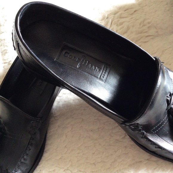 Cole Haan Black Leather Tasseled Mens 